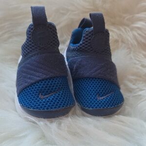 Nike Kids Navy and Blue Sneakers